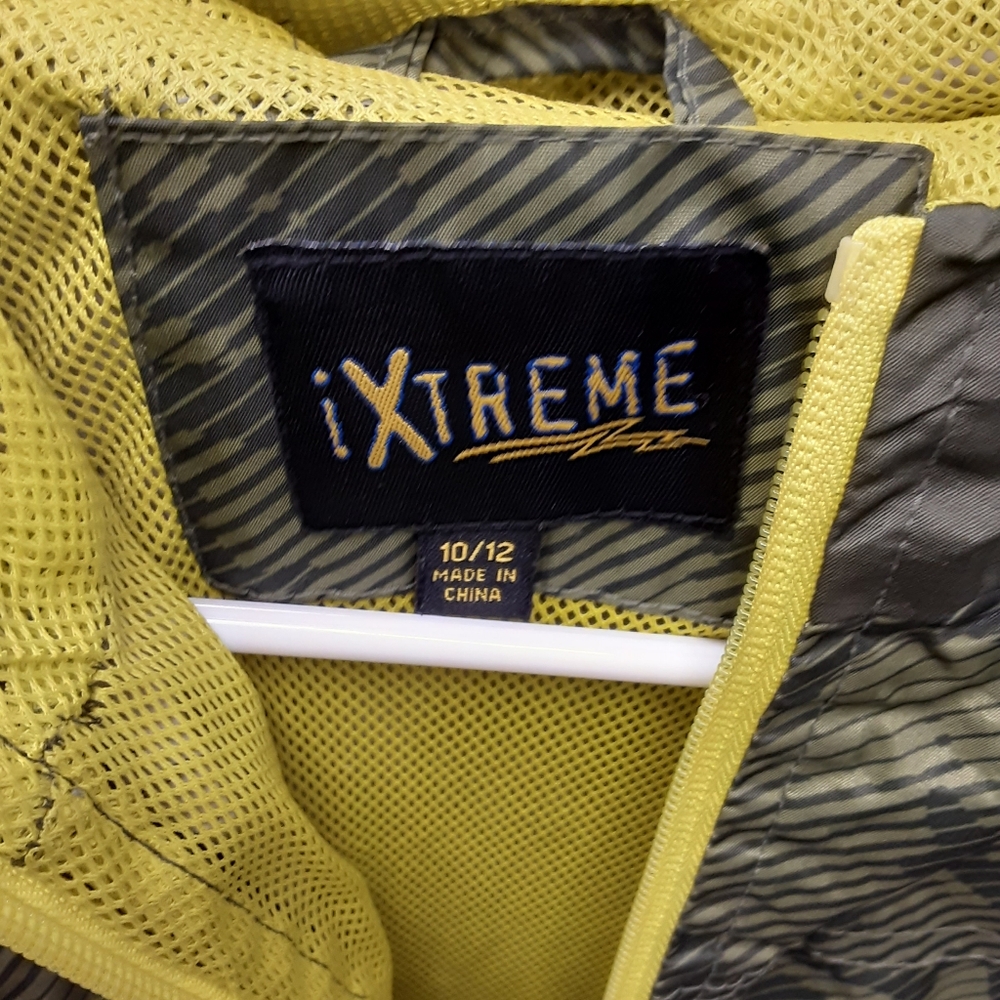 Kids Camouflage Jacket with Yellow Accents By Xtreme Size 10 12 - Picture 3 of 3